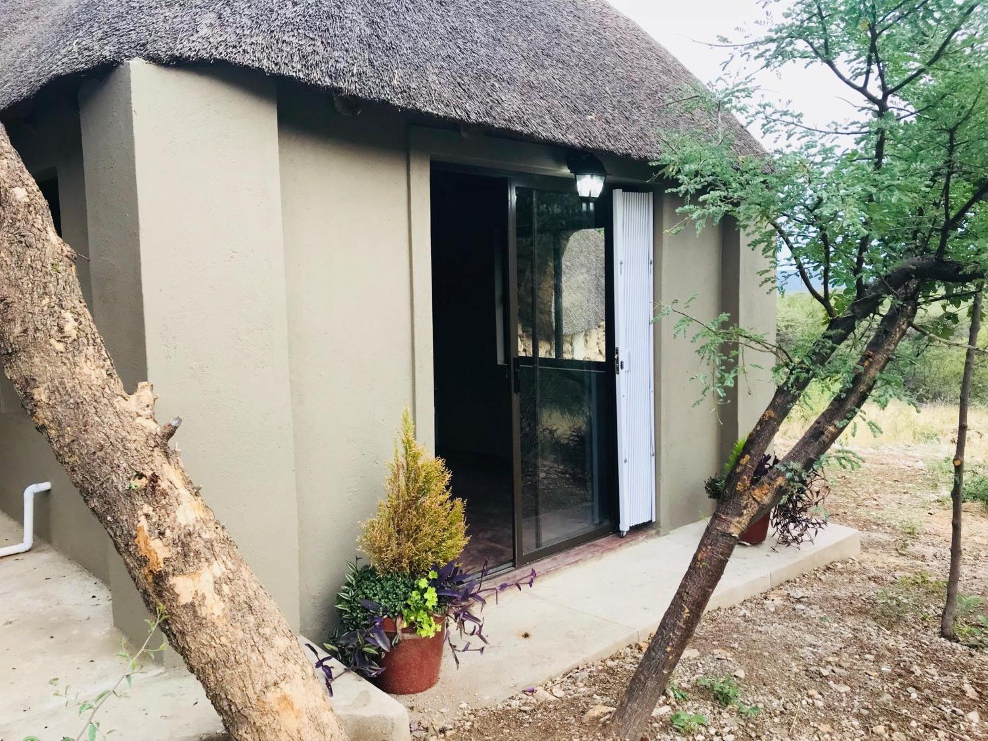 Villa Sasa Safari Camp & Tours à Outjo Extérieur photo