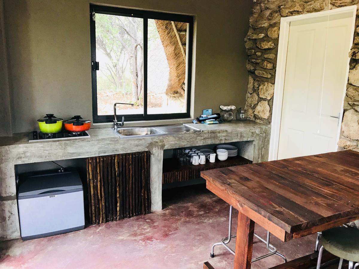 Villa Sasa Safari Camp & Tours à Outjo Extérieur photo